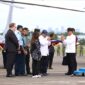 Presiden Joko Widodo dan Menteri Pertahanan RI Prabowo Subianto menghadiri acara Penyerahan Pesawat C-130J-30 Super Hercules di Lanud Halim Perdana Kusuma. (Dok. Tim Media Prabowo Subianto)

