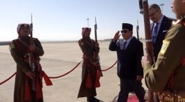 Menteri Pertahanan (Menhan) RI Prabowo Subianto tiba di Bandara International Queen Alia, Yordania dengan sambutan yang hangat oleh sejumlah pejabat tinggi Yordania. (Dok. Tim Media Prabowo)