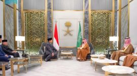 Menteri Pertahanan RI sekaligus presiden terpilih 2024-2029 Prabowo Subianto bertemu dengan Putra Mahkota dan Perdana Menteri Arab Saudi Muhammad bin Salman (MBS) bin Abdulaziz Al Saud. (Dok. Tim Media Prabowo Subianto)